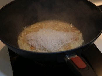 step5: 最後加入粉絲煮滾