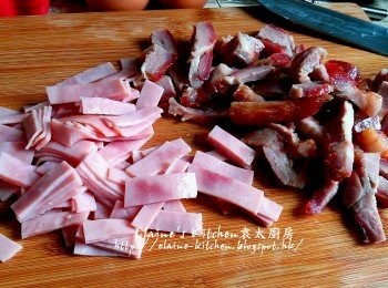step8: 火腿切片 , 叉燒切條