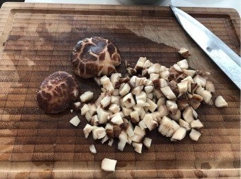 step3: 冬菇切碎