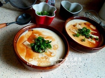 step11: 蒸15分鐘後再焗5分鐘 , 最後淋上少許麻油 , 凍熟油及豉油 , 再灑上蔥粒及蔥絲即可