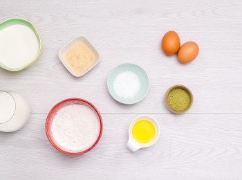 step1: 雞蛋、黃砂糖拌勻至糖溶化，倒入低筋粉拌勻。