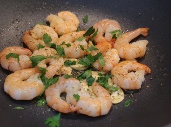 step4: 落醬料：Oregano / 喼汁 / Tabasco / 茄汁 / Brandy