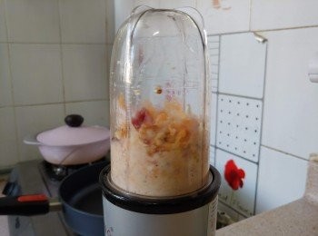 step4: 用攪拌機打成蓉狀； 倒出備用