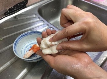 step4: 再用手指封口