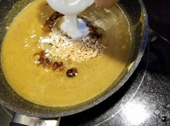 step12: 再加入其餘所有醬汁料煮勻,因為有麵粉,會越煮越杰身,當煮到成醬汁程度即可