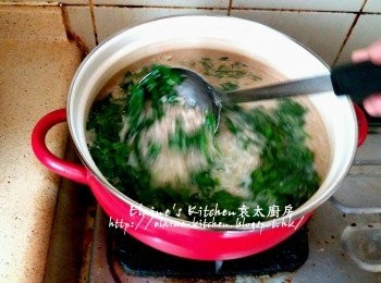 step12: 15分鐘後加入菠菜碎拌勻 , 蓋上蓋繼續用慢火煮5分鐘