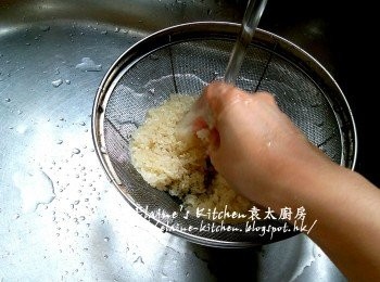 step1: 珍珠米用水洗淨