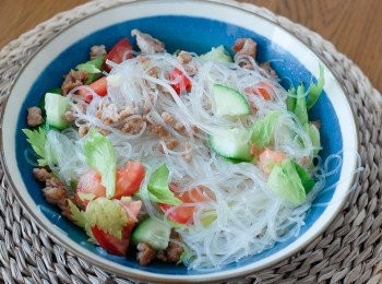 step4: 將所有材料和<span class="group_2">醬汁</span>拌勻即成！