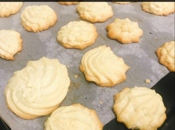 step4: 放入已預熱170度焗爐，焗12-18分鐘。焗到有香味，邊有金黃色便完成