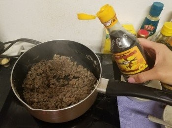 step6: 加入一個檸檬汁及1湯匙魚露