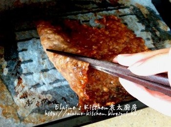 step15: 15分鐘後取出倒去肉汁 , 反轉肉片再放入焗爐繼續用180C上下火焗15分鐘
