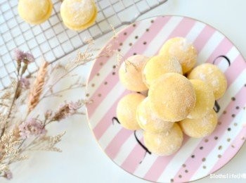 step7: 剛做好的台式馬卡龍真的好好吃呀～若吃不完冷藏後，我會取出室溫放5分鐘後再食用～