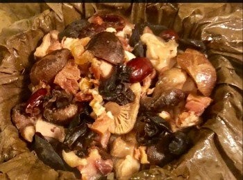 step6: 蒸好後取出，揭開荷葉。