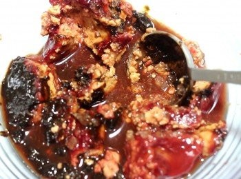 step8: 柱侯醬取代醬油, 除了顏色更漂亮, 豆醬的香味會更濃郁。
一整份的醬汁, 味道足夠燒 2-3 斤<span class="group_1">食材</span>。
兌好後的醬汁, 也可以用作別的菜餚, 依<span class="group_1">食材</span>份量酌量取用, 如南乳扣肉、南乳炸<a href="https://bit.ly/3zHU5V3" target="_blank" data-keyword="雞翼" class="guide-link"><strong>雞翼</strong></a> <span style="display:inline-block;vertical-align:middle;margin-top:-3px;color:initial;border-radius:3px;padding:2px 3px;font-size:12px;line-height:14px;background:#87d300;color:#fff;">即買</span> 、南乳支竹羊腩煲、南乳花生炆豬手、南乳紅燒排骨、南乳粗齋等。