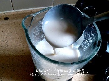 step8: 完成後會發出啤啤聲 , 將按製調去關 , 杏仁茶就完成