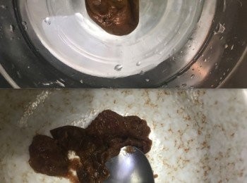 step1: 酸梅先洗淨，壓爛