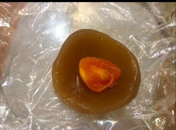 step4: 白蓮蓉包上鹹蛋