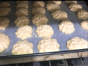 step3: 放入雪櫃雪15分鐘，同時預熱焗爐170度15分鐘。