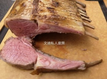 step8: 慢煮的肉帶粉紅色，但羊肉巳熟。