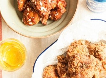 step10: 將雞件上碟，放上花生碎或杏仁粒便可享用。