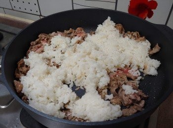 step4: 下熱珍珠飯兜炒均勻