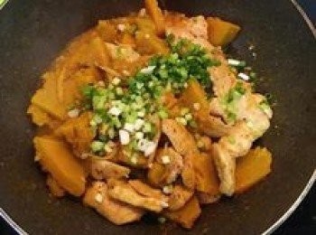 step10: 撒入剩餘的蔥花拌勻即可起鍋。