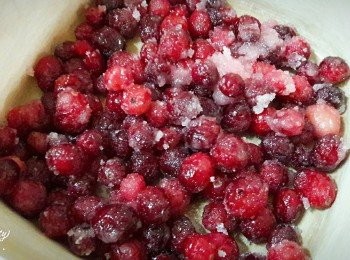 step5: 把放了一晚的蔓越莓倒入小鍋子中