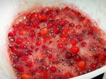 step6: 用中大火煮滾 , 並不時的拌勻