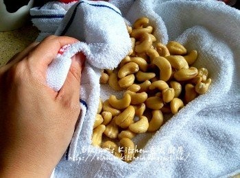 step3: 用中火煮滾後瀝乾水份及抹乾