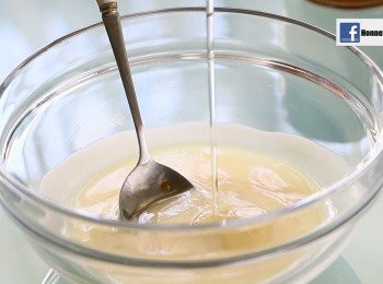 step5: 魚膠片榨走水份, 隔水座溶後倒入(2)中, 拌勻