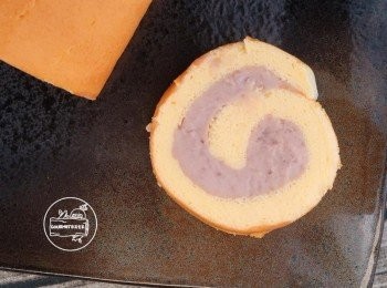 step11: 滿滿的芋泥餡料與豐厚的蛋糕體十足搭配！