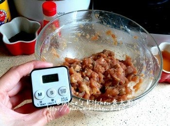 step4: 蓋上保鮮紙放入雪櫃靜待1小時