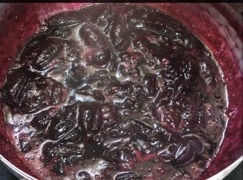 step3: 轉細火煮10-15分鐘，不時要攪拌，否則燶底