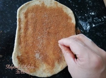 step9: 灑上少許玉桂粉及糖