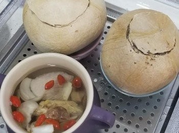 step4: 蓋上蓋，放蒸爐燉兩個半鐘頭就得啦。