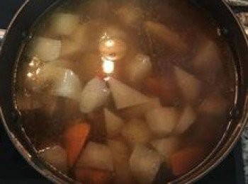 step10: 取出滷包，關火後蓋鍋蓋燜20分鐘，要喝時再開蓋煮滾。