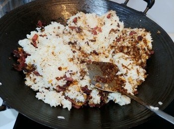 step16: 每次都要拖開d飯, 切忌"剁"落d飯到