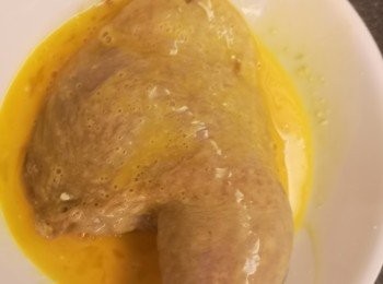 step3: 雞脾再醮上蛋液。