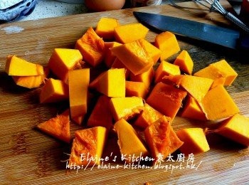 step1: 南瓜去皮去籽切粒