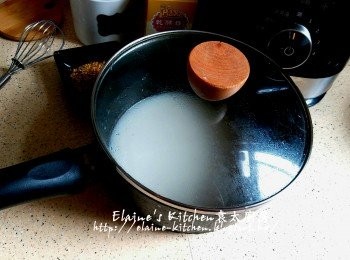 step10: 再加少許油拌勻靜待1 1/2 ~ 2小時