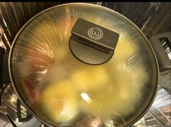 step5: 蓋蓋。轉小火煲約1.5小時。