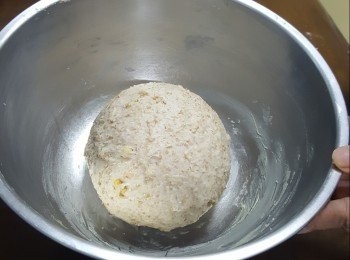 step10: 放盤內蓋上保鮮紙放室溫發酵1小時