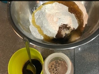 step1: 材料準備好
咖啡同水開好