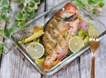 step4: 完成取出，略以檸檬片和新鮮香草裝飾增香即完成