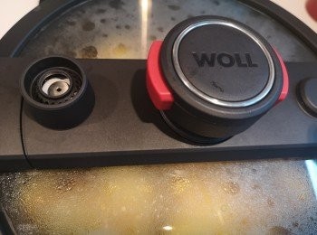 step10: 用低壓煲蓋蓋煲40分鐘，普通煲請自行加時間。