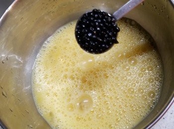 step3: 再加2茶匙黑松露醬拌勻