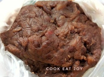 step4: 完成後的紅豆餡重量大概120克左右。放雪櫃至少1小時後即可使用。