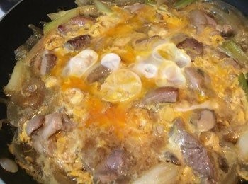 step9: 起鍋前再加入一顆蛋（與步驟七合計，一共分兩次加）熟度可以自行調整，通常起鍋前的這顆會帶有更多的流動性，效果更好。