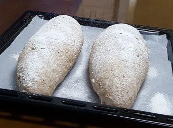 step18: 篩上高筋麵粉