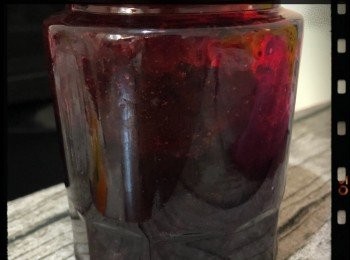 step4: 煮至稠身便可，並裝進已消毒的玻璃瓶內